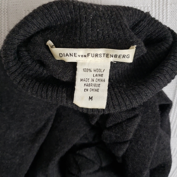 Diane von Furstenberg Wool Turtleneck Sweater Charcoal Grey Size Medium - Picture 4 of 4